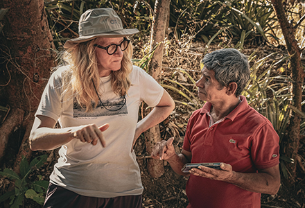 Amanda Grzyb confers with Teofilo Córdova